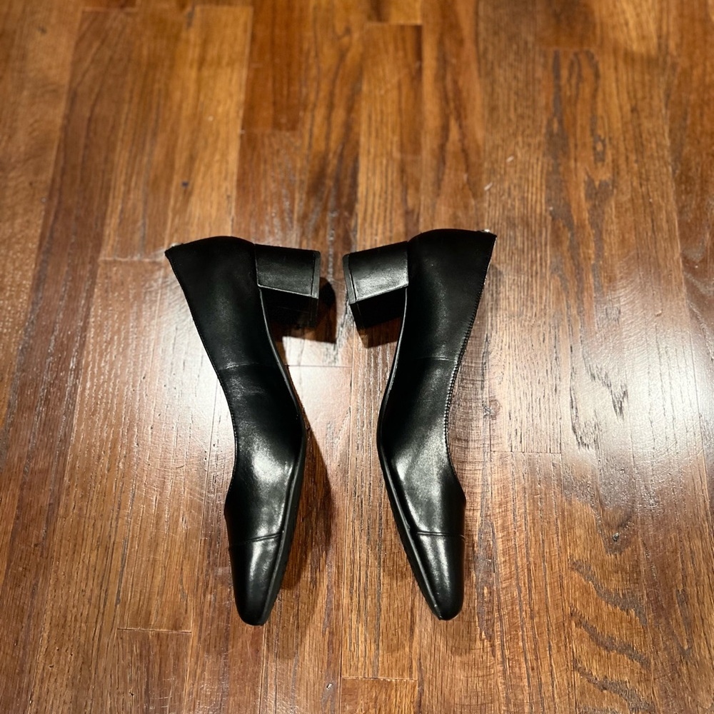 COLE HAAN Women's Go-To Block Heel Pumps - Picture 7 of 10